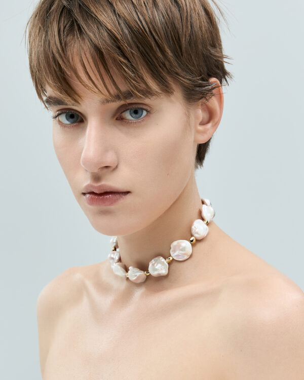 Baroque pearl choker