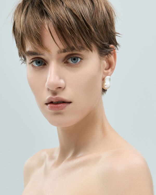 Baroque pearl earrings